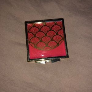 Compact mirror